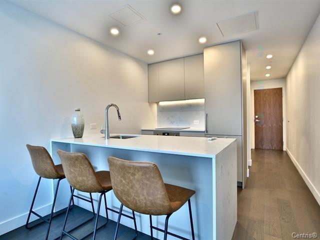 For rent: René-Lévesque 1112 — 10