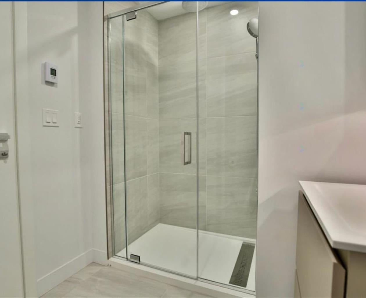 For rent: René-Lévesque 1112 — 5